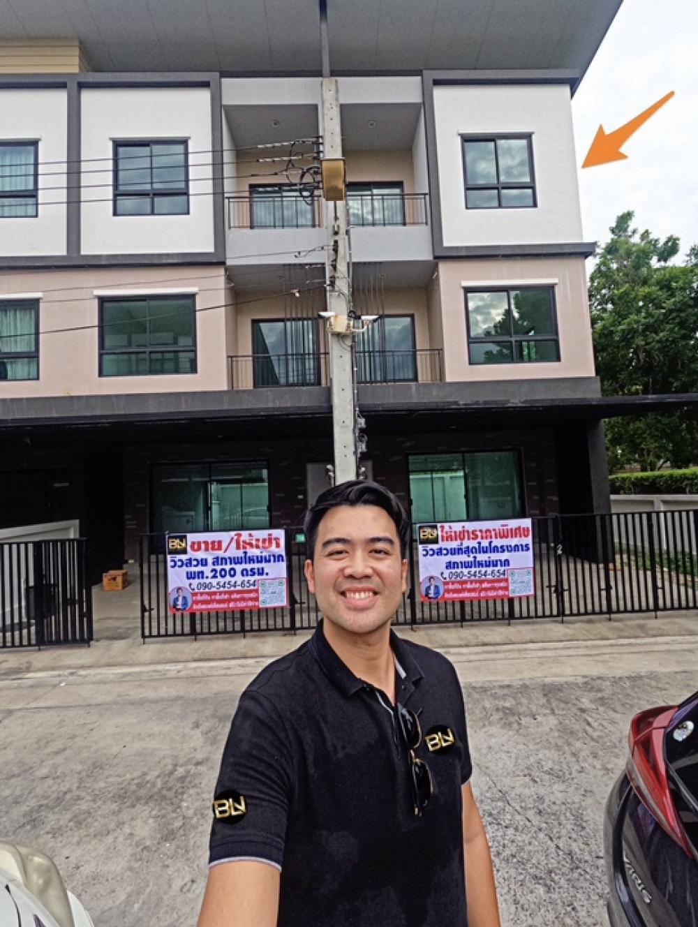 For RentTownhouseSamut Prakan,Samrong : 🔥For rent, special price Townhome behind the corner 🔥✨The most beautiful view in the project ✨The Tripple 113, very convenient to travel into the city, near the train 🚅