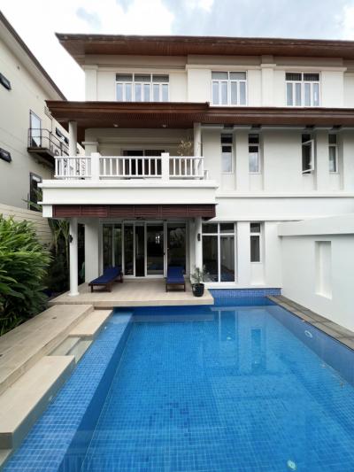 ให้เช่าบ้านสุขุมวิท อโศก ทองหล่อ : House for rent on Sukhumvit near Emquartier with private pool 4 bedrooms Pet friendly