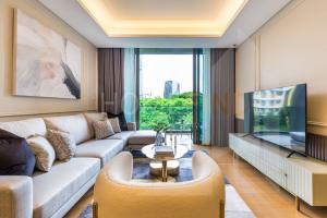 ขายคอนโดวิทยุ ชิดลม หลังสวน : Beautiful unit✨ 2 Beds For SALE at Baan Sindhorn🏦 Near BTS🚶