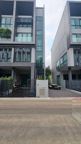 For RentHome OfficeVipawadee, Don Mueang, Lak Si : Home office for rent, 4 floors, corner room with private glass elevator. Don Mueang Songprapa area, 240 sq m, near ARL Don Mueang. JW Urban Home Office Project Songprapa-Don Mueang JW Urban Home Office