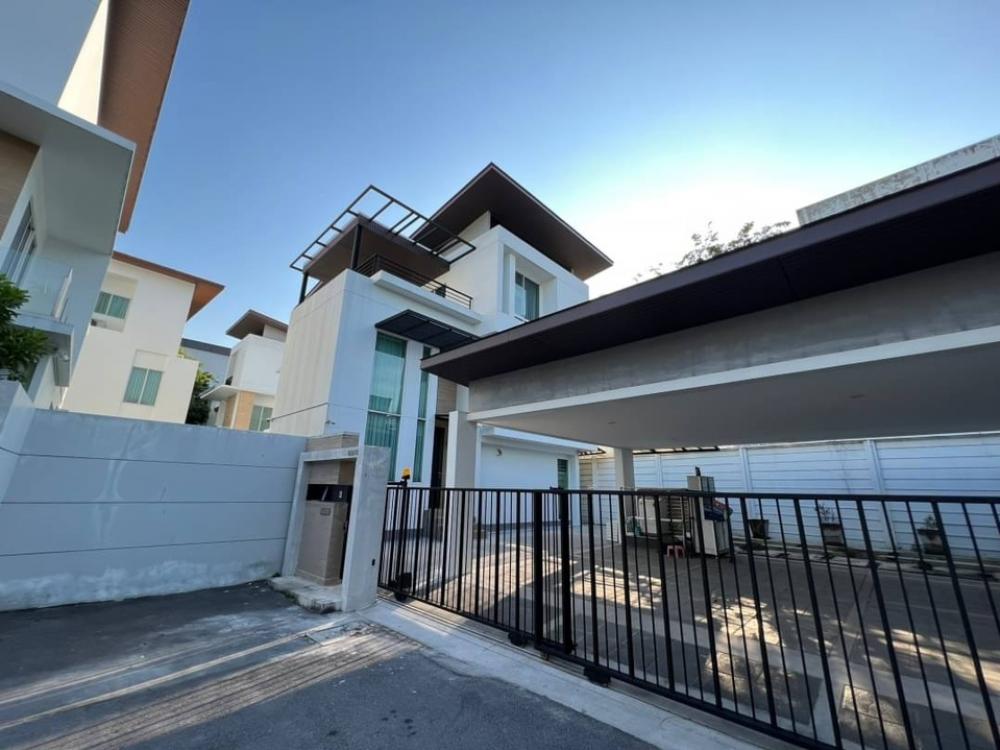 For RentHouseRama9, Petchburi, RCA : Rental : Pool Villa House in Rama 9 , 4 Beds 5 Bath , 420 sqm , 105 sqw 🔥🔥Rental Price : 250,000 THB / Month 🔥🔥#houserental  #Condorental #Fullfurnished#Electricity #PSLiving📌Refrigerator 📌Airconditioner📌Microwave 📌Water Heater📌Washing Machin