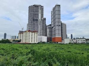 For SaleLandRama9, Petchburi, RCA : Land for sale 3-1-28 sq m, already filled in with 2 old houses, public road 8 m wide, located at Rama 9 Soi 13, KPN Building.