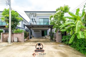For SaleHousePathum Thani,Rangsit, Thammasat : Semi-detached house for sale, The Plant, Wongwaen-Lam Luk Ka, Khlong 5, corner house, 2-3 parking spaces.