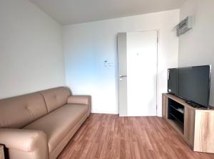For RentCondoBang kae, Phetkasem : 🥇 Low deposit, there is a clip of the real room to watch before making an appointment 🥇 Lumpini Phetkasem 98 MRT Lak Song