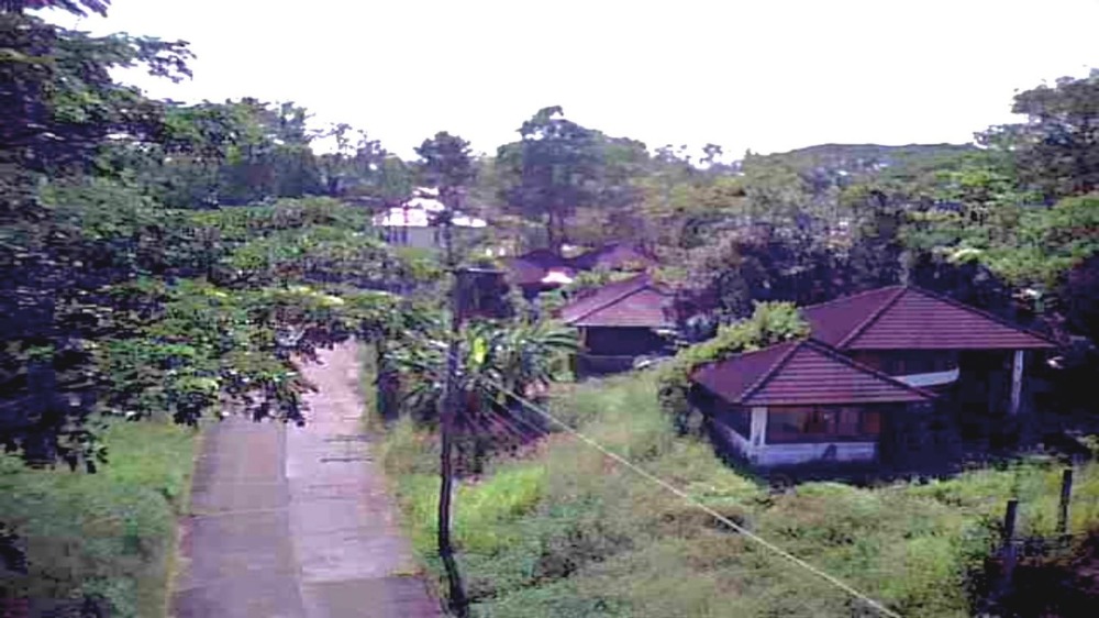 For SaleHousePattaya, Bangsaen, Chonburi : Single-storey detached house for sale, 161.7 sq m, located in Pattaya Country Club, Khao Mai Kaeo Subdistrict, Bang Lamung District, Chonburi. House must be renovated, sold as is.