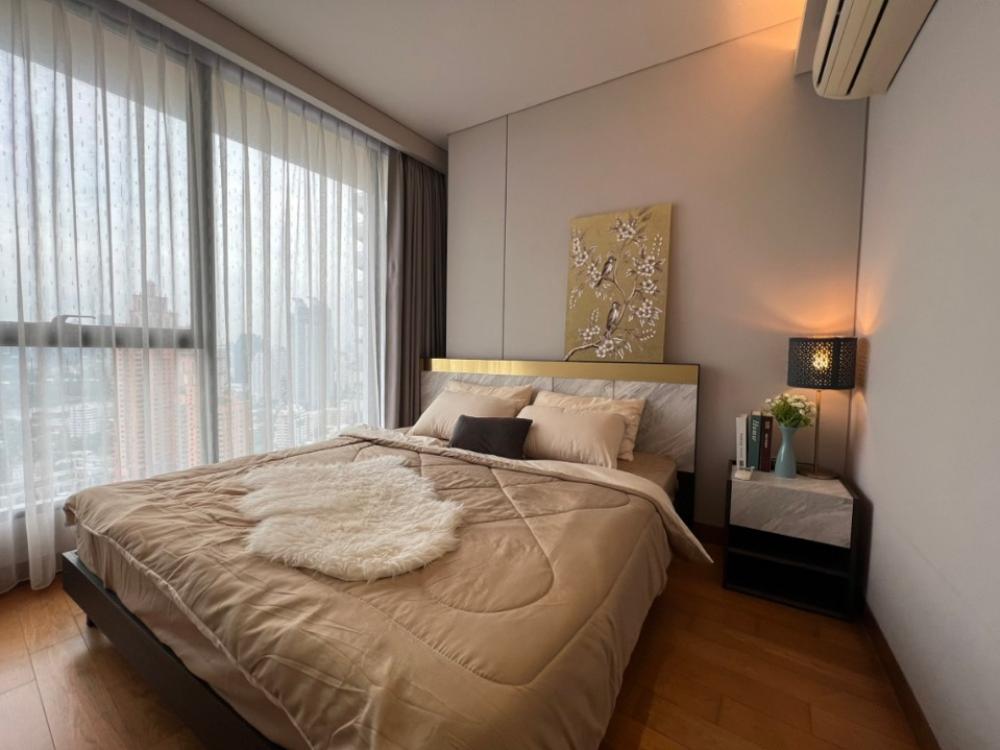 For SaleCondoSukhumvit, Asoke, Thonglor : For sale Lumpini 24 near BTS Phrom Phong, 2 bedrooms, high floor, near MRT, washing machine, microwave, TV, fully furnished, ready to move in, fully furnished.