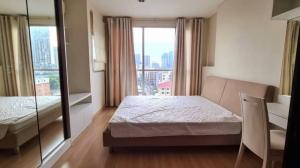 For RentCondoLadprao, Central Ladprao : 40 sq m, 10th floor (Onebedroom), very good atmosphere, shady, very suitable for the urban lifestyle. Convenient transportation★near MRT Lat Phrao★Life @ Life at Lat Phrao 18