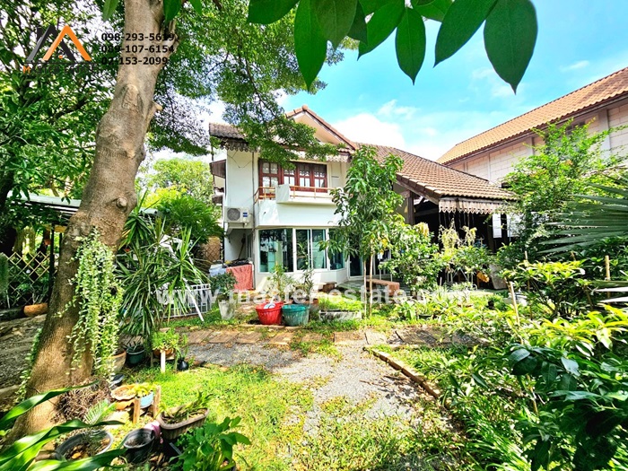 For SaleHouseMin Buri, Romklao : Sammakorn Village 1, Ramkhamhaeng 110, corner detached house, 121 sq m., has a lake in the village and is convenient for shopping at Sammakorn Place in front of the village.