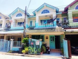 For SaleTownhouseKaset Nawamin,Ladplakao : Townhouse Suetrong 39 Nawamin 143, complete addition, in front of the house is a park garden.