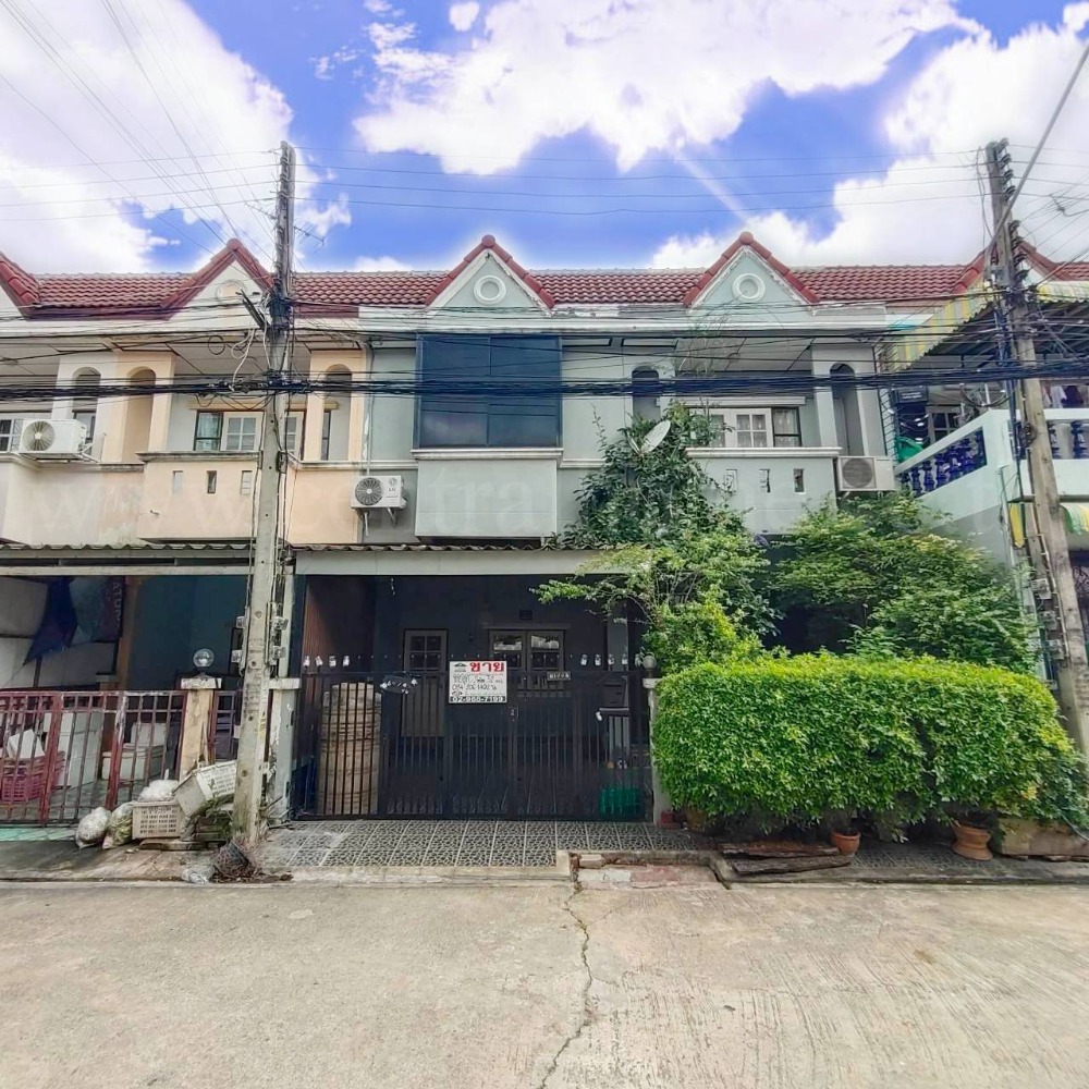 For SaleTownhousePathum Thani,Rangsit, Thammasat : Townhouse, 2 units, Baan Fah Rangsit, Khlong Si.