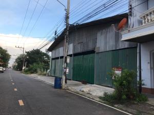 For SaleLandHatyai Songkhla : Empty land, Mueang Hat Yai, Songkhla, 100 sq m, price 12 million, transfer half each.