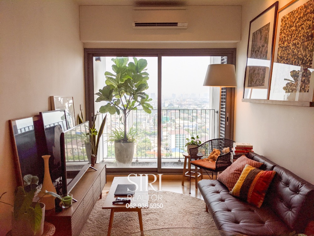 For SaleCondoOnnut, Udomsuk : Whizdom Connect 2 bedrooms, high floor, unblocked view, next to the mall and near BTS.