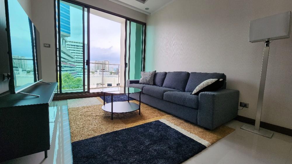 For RentCondoSukhumvit, Asoke, Thonglor : (Owner) ♡"Move-In Ready " ‼️Luxury Riverside 1BR ConTitle🌟 Brand New Furniture & Appliance‼️Captivating River View 🏞️