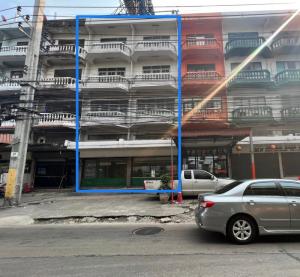 For RentShophouseVipawadee, Don Mueang, Lak Si : Commercial building for rent, 4 and a half floors, 2 units, in front of Chaengwattana Government Center, good location, has parking.