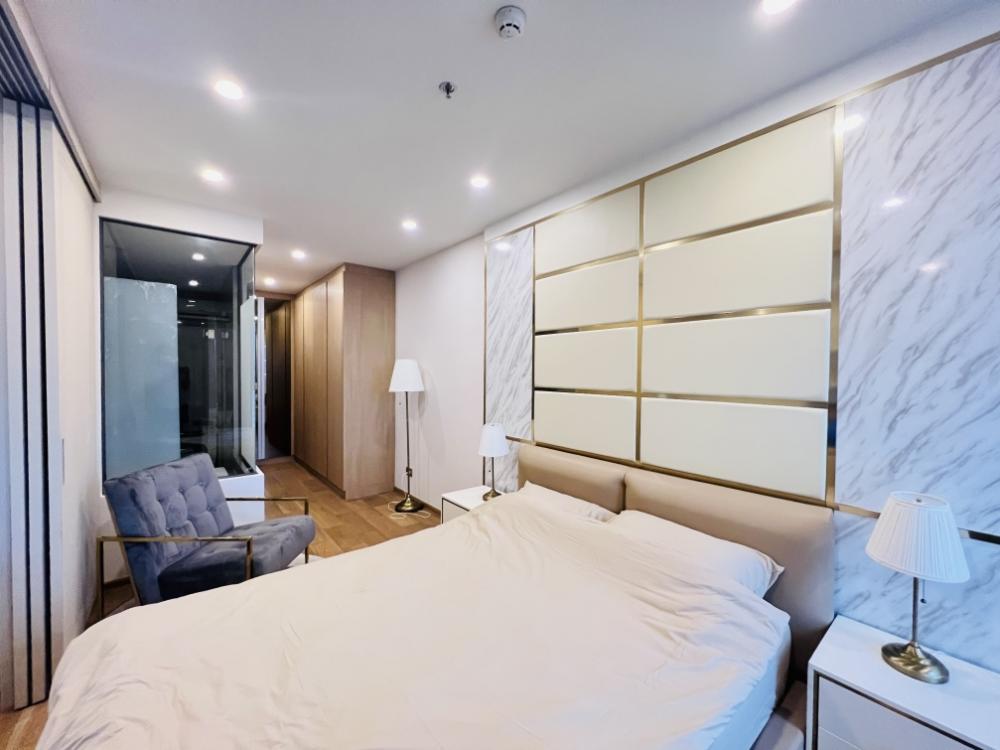 For SaleCondoRatchathewi,Phayathai : 1 bedroom for sale 𝐐 𝐂𝐡𝐢𝐝𝐥𝐨𝐦 - 𝐏𝐡𝐞𝐭𝐜𝐡𝐚𝐛𝐮𝐫𝐢 (Chidlom-Phetchaburi) near Pratunam intersection and BTS Chidlom, beautiful built-in and imported furniture throughout the room.