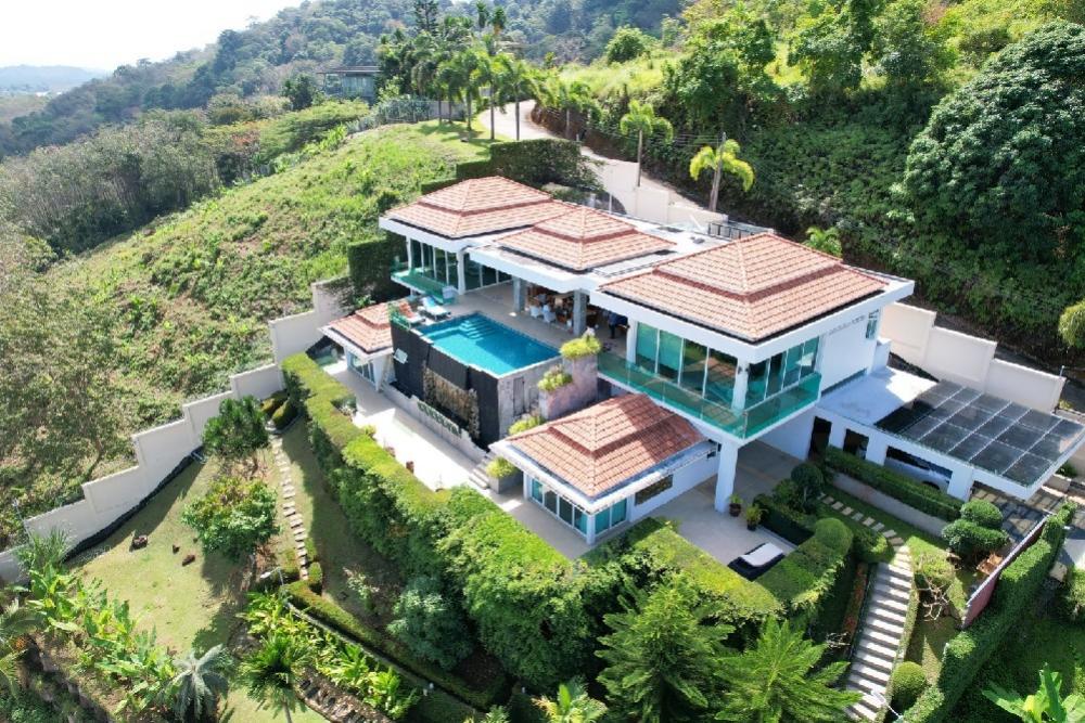 ขายบ้านภูเก็ต : Private villa for sale, Pool Villa sea view Near Mission Hills Phuket Golf Resort, Phuket International Airport (Phuket  lnternational Airport) Area 361.4 sq m., 5 bedrooms, 6 bathrooms. Land expenses are half each. Price 69 million call 📞 081-597-576 Lin