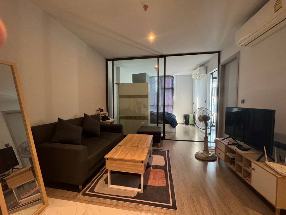 For SaleCondoSukhumvit, Asoke, Thonglor : Urgent sale, best price in Ryhtm Ekkamai Condominium project Sukhumvit 63, 1 bedroom, size 35.5 sq m, high floor,