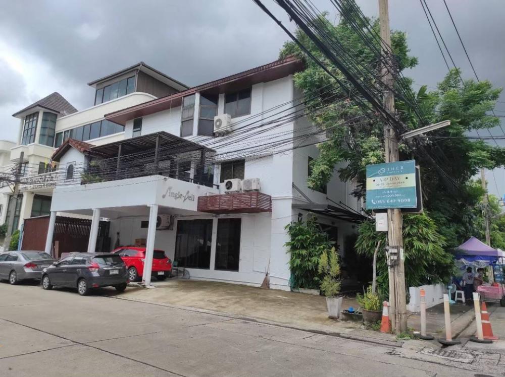 For SaleTownhouseYothinpattana,CDC : 3-story townhome for sale, Town in Town