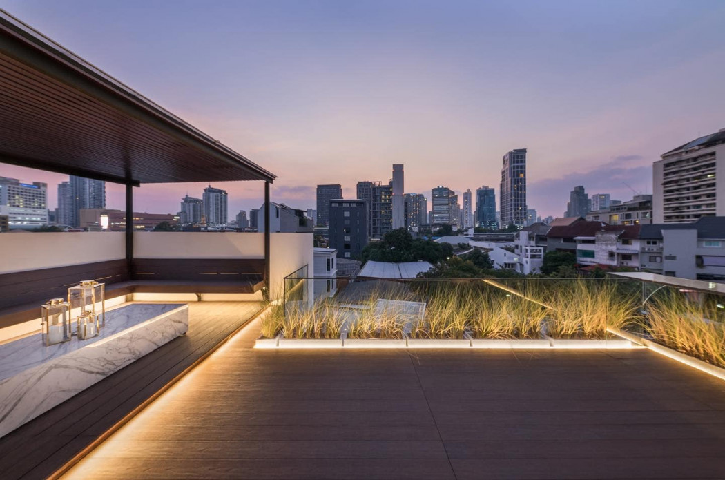 ขายบ้านสุขุมวิท อโศก ทองหล่อ : ขาย Pool Villa สุดหรู บนถนน สุขุมวิท (ใกล้สถานี BTS ทองหล่อ-เอกมัย) เนื้อที่ 55 ตร.ว. พื้นที่ใช้สอย 550 ตร.ม. 3 ชั้น