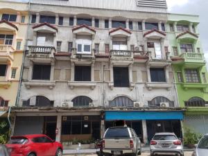 For SaleShophouseRatchadapisek, Huaikwang, Suttisan : Shophouse for sale, 4 units, 4 floors, near Sutthisan Road. Soi Sitthipanya