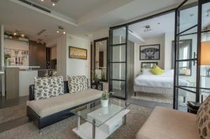 For SaleCondoWongwianyai, Charoennakor : HOT SALE! Cheapest 2 Beds Condo Facing IconSiam!
