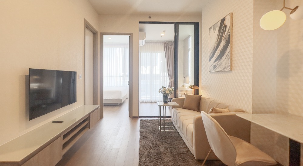 For RentCondoRatchathewi,Phayathai : X 🔥FINAL PRO🔥 Ready to Move Into a One-Bedroom Plus 33Sqm. Unit with FREE Wi-Fi at Park Origin Phayathai (Managed by Hampton Hotel and Residence Management). Short-Term Contracts Accepted. FREE Wi-Fi