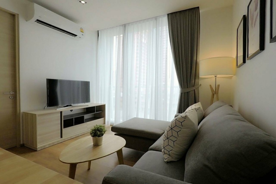 For SaleCondoSukhumvit, Asoke, Thonglor : Code C20221210125....Park Origin Phromphong sale with tenant, 2 bedroom, 1 bathroom, furnished, Special Deal!!