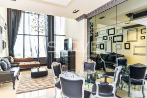 For RentCondoSukhumvit, Asoke, Thonglor : Duplex 1 Bed 1 Bath with Bathtub Luxury Style Good Location BTS Phrom Phong 800 m. at The Emporio Place Condo at The Emporio Place Condo / For Rent