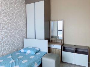 For SaleCondoSamut Prakan,Samrong : P15180923 For Sale/For Sale Condo Knightsbridge Sky River Ocean (Knightsbridge Sky River Ocean) 1 bedroom 63.88 sq m, 26th floor, beautiful room.