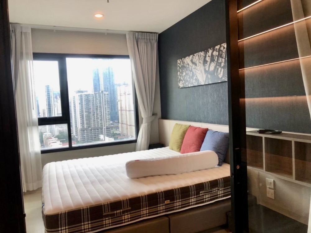 For SaleCondoRama9, Petchburi, RCA : For sale: Life Asoke (Life Asoke) 35 sq m, 20th floor, beautiful view, price negotiable, near MRT Phetchaburi, Airport Link Makkasan, quick line response, can make an appointment to see the room.