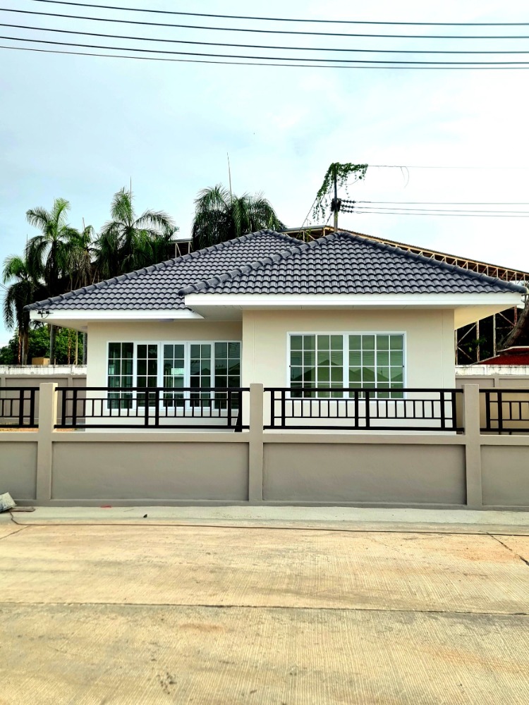 For SaleHouseSriracha Laem Chabang Ban Bueng : New detached house for sale, 3 bedrooms, 2 bathrooms, 2 parking spaces, Grandio Project, Ban Bueng, Chonburi Province 0617151987