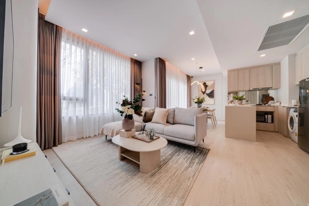 For SaleCondoWongwianyai, Charoennakor : Condo down payment sale near BTS Wongwian Yai: Reference Sathorn - Wongwian Yai (special unit Combine Unit, 12A floor, corner room)