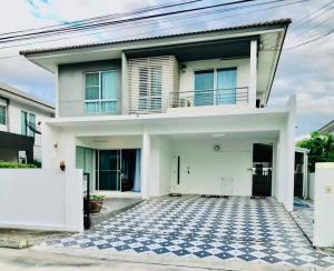 ขายบ้านสมุทรปราการ สำโรง : ขายบ้านเดี่ยว Siwalee Bangna(สีวลี บางนา) ติดถนนบางนา-ตราด กม.14 ที่ดิน 65 ตรว.พื้นที่ใช้สอย 220 ตรม. ขนาด 3 ห้องนอน 4 ห้องน้ำ ตกแต่งพร้อมเข้าอยู่