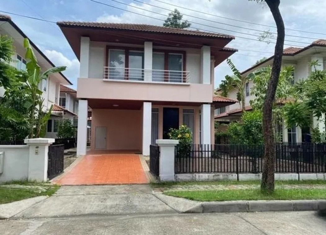 For RentHouseYothinpattana,CDC : Single house for rent, Pradit Manutham, near KIS SISB school.