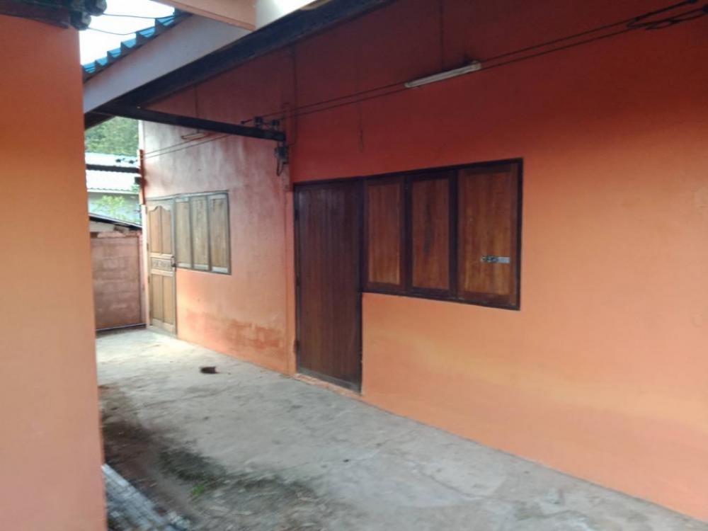 For SaleHouseBuri Ram : ✅Single house for sale🏠 1 house, 1 story, with 7 shophouses, on an area of ​​200 sq m. Price 779,000 baht 🛎Ban Non Tao Thong (Sao Ae), Hin Lek Fai Subdistrict, Khu Mueang District, Buriram Province💠On the way to the sugar factory🛎Price Cute ❤️ The owner i