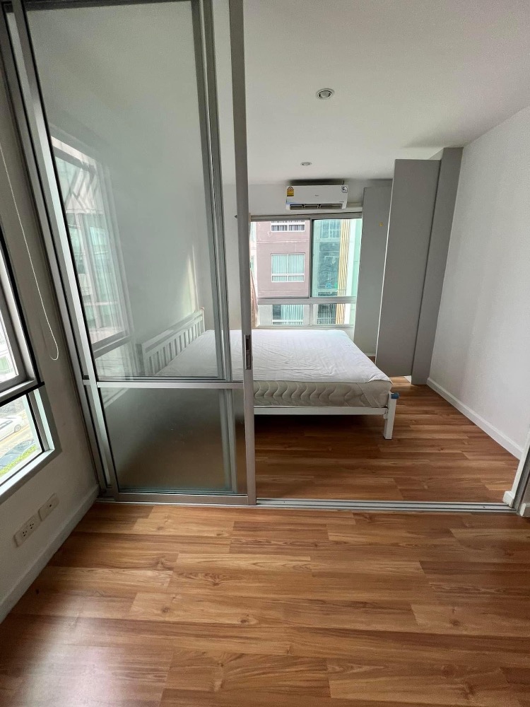 For SaleCondoLadkrabang, Suwannaphum Airport : 📣 V Condo for sale, large room 31 sq m, rare room, price the same as a small room, Facebook B1, 5th floor, beautiful view.