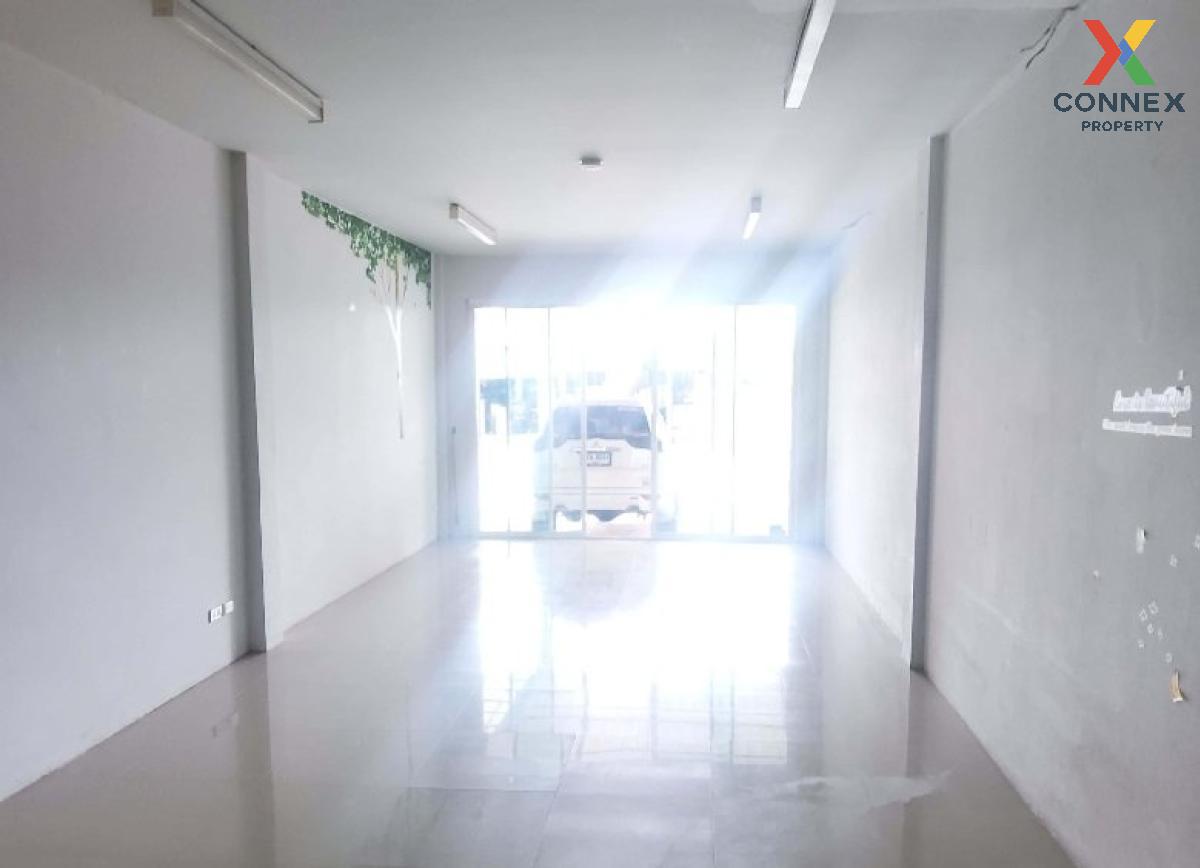 For SaleShophousePattaya, Bangsaen, Chonburi : For Sale Commercial building, 3 storey, Baan Ruean Kaew, Laem Chabang , Nong Kham , Si Racha , Chon Buri , CX-85247