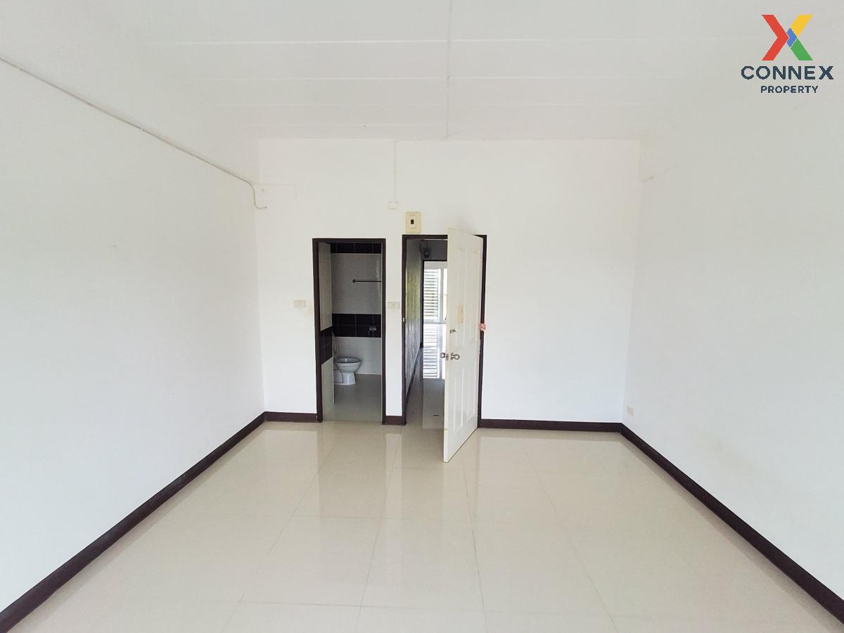 For SaleShophousePattaya, Bangsaen, Chonburi : For Sale Commercial building, 4 storey, Pornthep Garden Ville Bang Phra , Bang Phra , Si Racha , Chon Buri , CX-85250