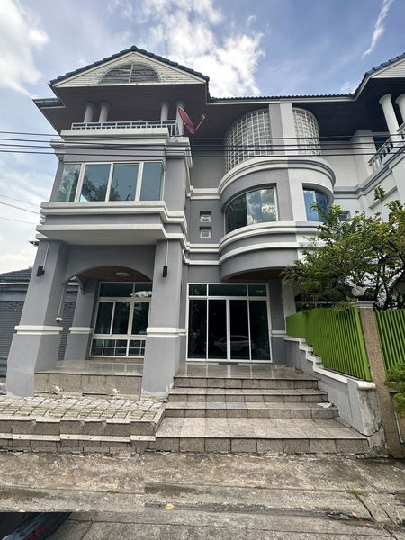 ให้เช่าทาวน์เฮ้าส์/ทาวน์โฮมเลียบทางด่วนรามอินทรา : For Rent Bangkok Town House Si Vara Wang Thonglang BRE20062