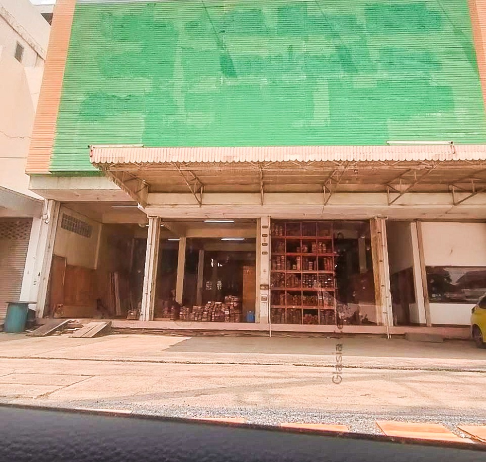For SaleShophouseRama5, Ratchapruek, Bangkruai : Commercial building for sale, 4 units, next to Nakhon In Road, Rama 5, good location, wide area, lots of parking.