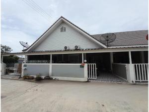 For SaleTownhouseSriracha Laem Chabang Ban Bueng : Single-story townhouse for sale, ready to move in Country Village Village, Nong Phang Puay, good condition, convenient travel, near Sahapat Group - Laem Chabang.