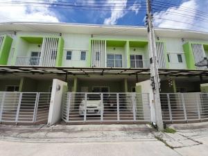 For SaleTownhouseSriracha Laem Chabang Ban Bueng : Modern 2-story townhome for sale, The Price Village, beautiful, modern design. Convenient entry and exit in many ways.