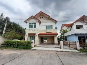 For SaleHouseSriracha Laem Chabang Ban Bueng : Two-storey detached house for sale Grand Park Ville Village, behind J Park, shady atmosphere in the middle of the community, convenient travel.
