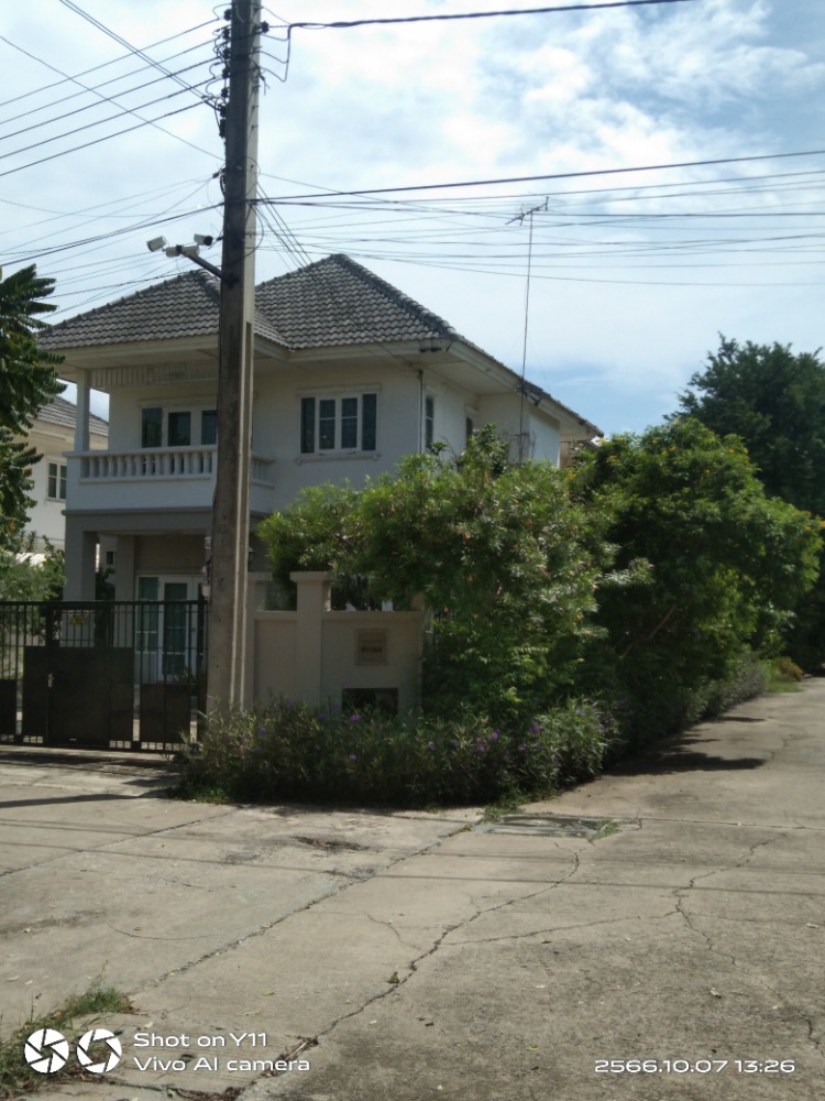ให้เช่าบ้านนนทบุรี บางใหญ่ บางบัวทอง : ให้เช่าบ้านเดี่ยว  หลังมุม ติดถนนเมน ใกล้สถานีรถไฟฟ้า ใกล้ถนนใหญ่ เลี้ยงสัตว์ได้