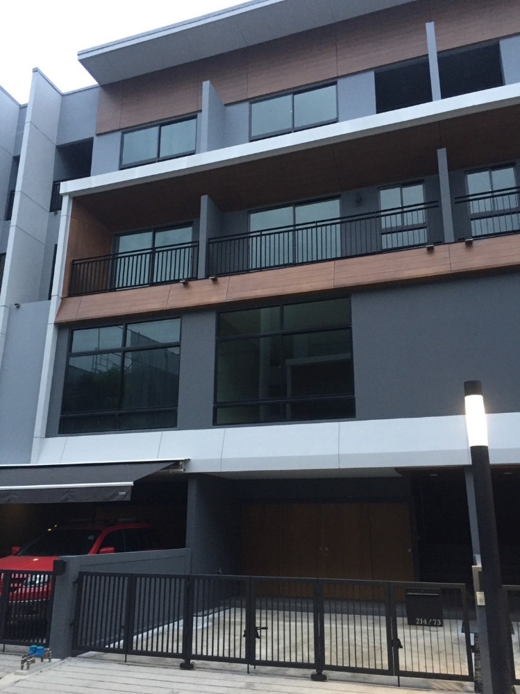 For SaleTownhousePattanakan, Srinakarin : LL60 for sale, 3.5-story luxury townhome, Arden Pattanakarn project [Arden Pattanakarn] #near Phatthanakan Expressway