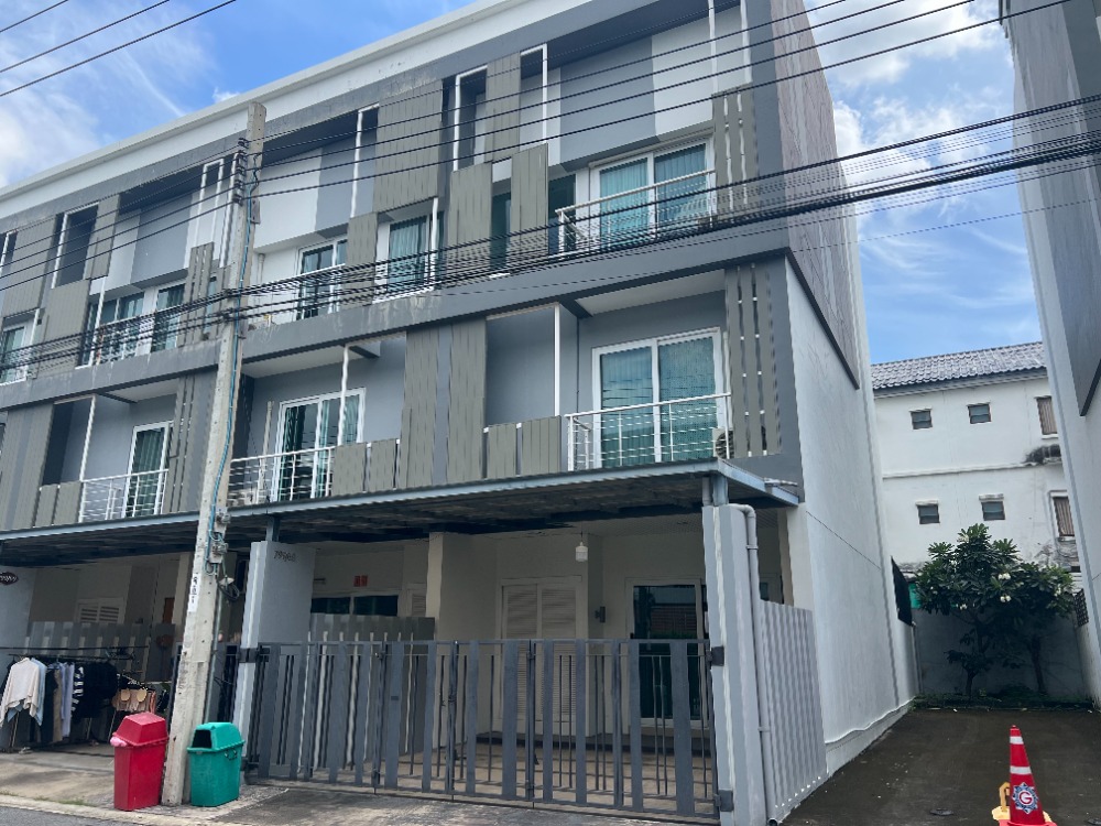 For SaleTownhouseChokchai 4, Ladprao 71, Ladprao 48, : LL68 for sale, 3-story townhome, corner unit, SPACE Lat Phrao-Meng Chai project [Lat Phrao 80]