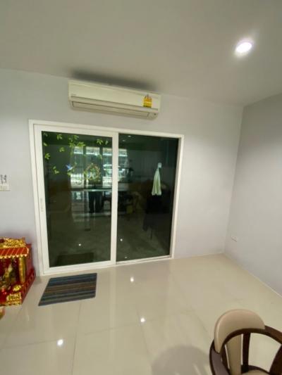 For RentTownhousePattanakan, Srinakarin : For rent: Townhome The Exclusive Pattanakarn 44 250 sq m. 21 sq m.
