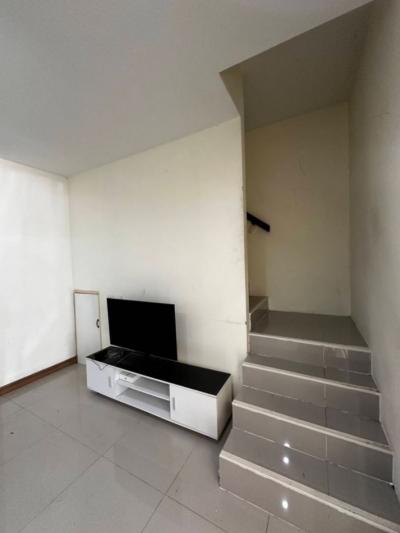 For RentTownhousePattanakan, Srinakarin : Townhome for rent, Villette City Phatthanakan, 180 sq m., 20 sq m.