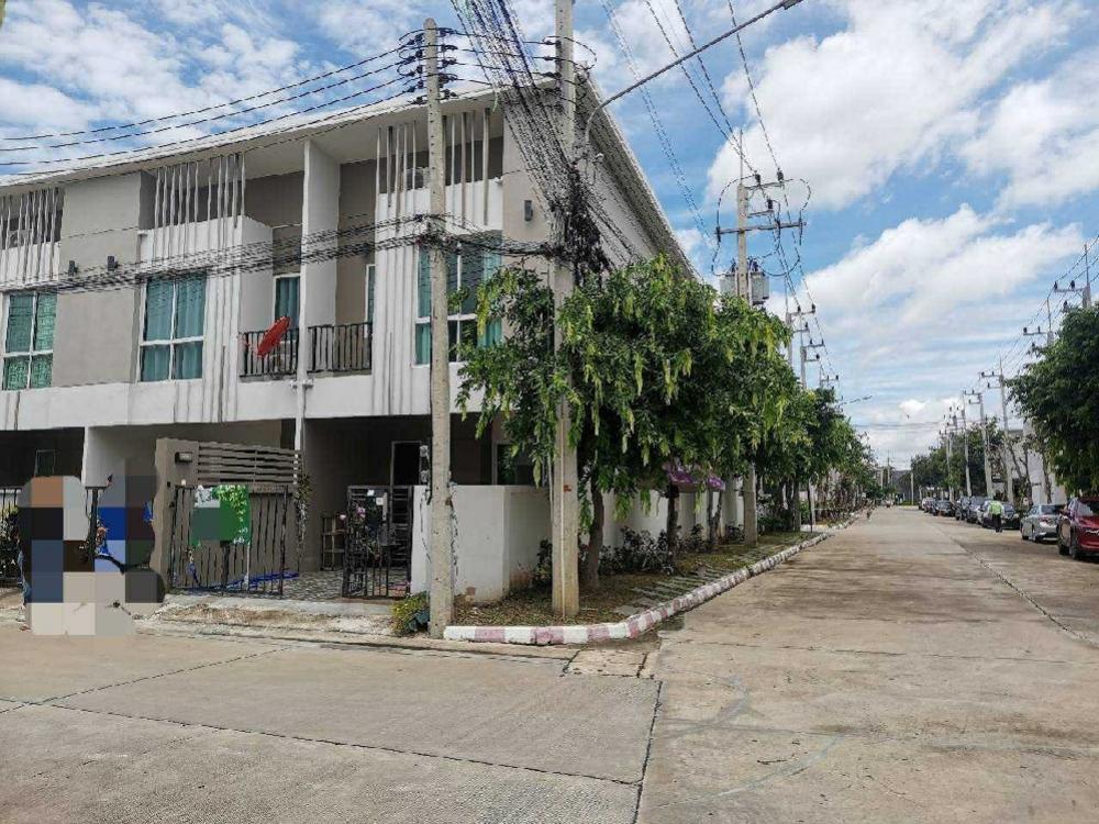 For RentTownhousePhutthamonthon, Salaya : 🎯 Townhome for rent (corner house), travel only 10 minutes to Mahidol Salaya. Located in Forre Salaya University. With furniture and electrical appliances included for free! Monthly internet