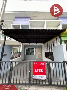 For SaleTownhouseSriracha Laem Chabang Ban Bueng : Townhouse for sale Laddawin Bowin Village (Laddawin Bowin) is in front of Robinson Bowin.